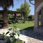 Babis Apartments & Studios Iremia